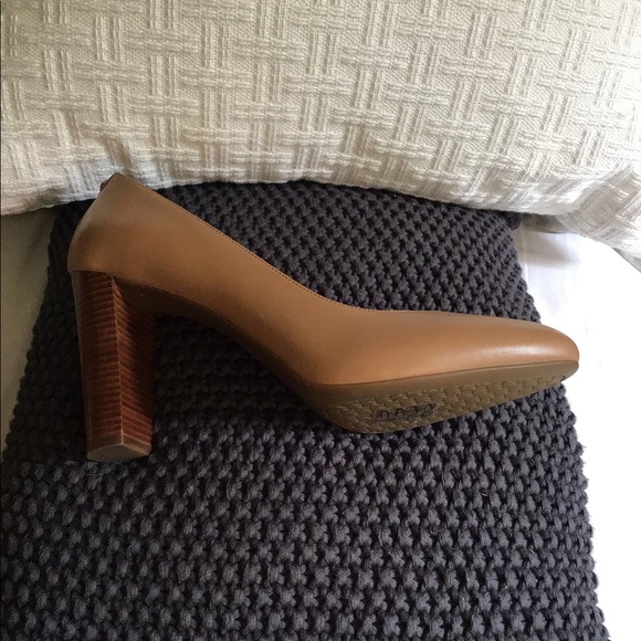 Michael Kors flex pumps - Picture 2 of 5